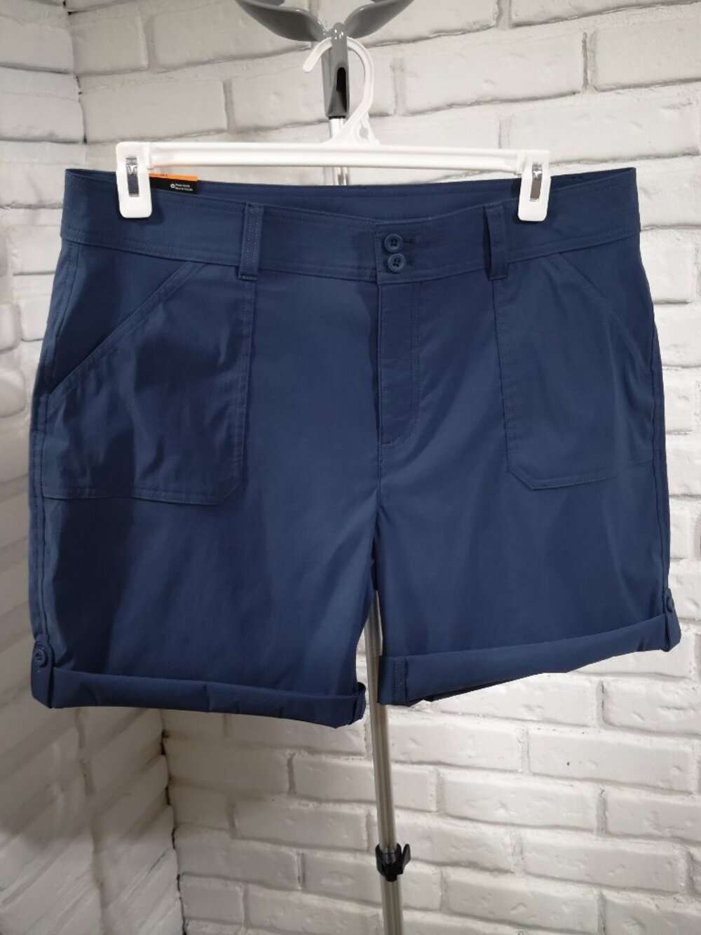 NWT Eddie Bauer Women's Size 16 Blue Rolled Hem Bermuda Shorts Summer Travel